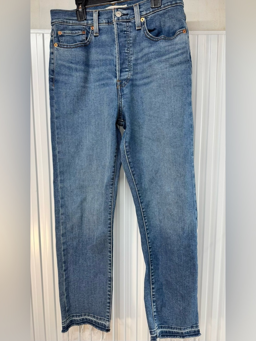 Levi’s Button Fly Wedgie Straight Medium Wash Frayed Hem Size 30 28” inseam